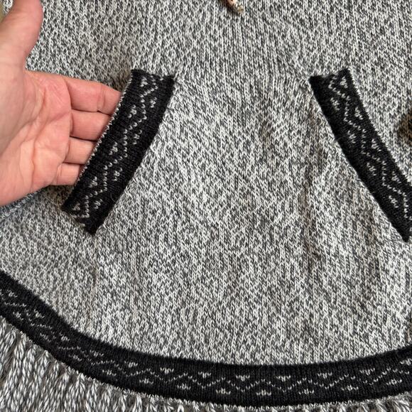 Alpaca Imports Boho Gray Handmade in Peru Knit Sweater Hoodie Small Fringe EUC - Picture 8 of 12